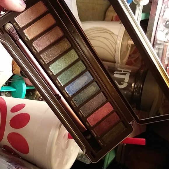 Eyeshadow pallets - Picture 3 of 4